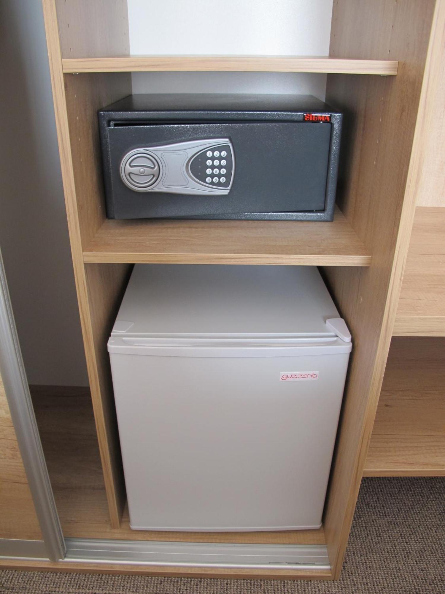 Doppel-/Zweibettzimmer mit Bad