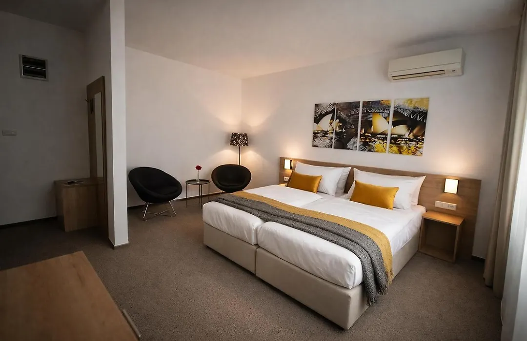 Hotel Kapitol-1